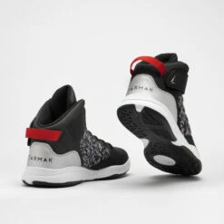 CHAUSSURES DE BASKETBALL ENFANT DEBUTANT - SE100 NOIR 12 CHAUSSURES DE BASKETBALL ENFANT DEBUTANT - SE100 NOIR -Sports De Balle chaussures de basketball enfant debutant se100 noir 2