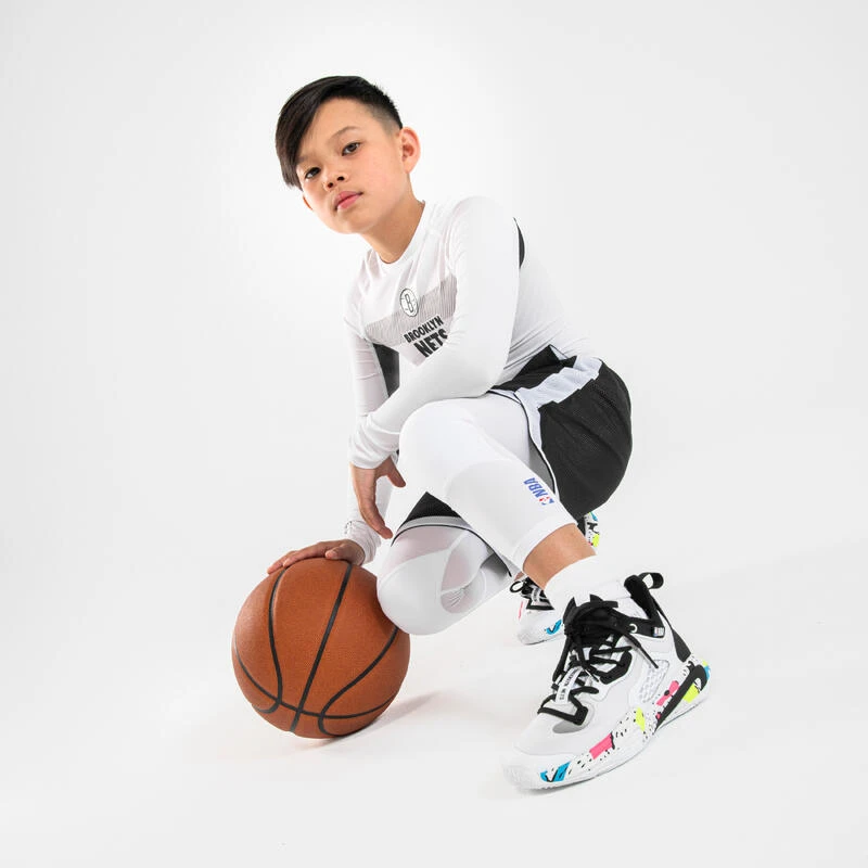 Chaussures De Basketball NBA Brooklyn Nets Enfant - SE900 MINI ME Blanc 12 Chaussures De Basketball NBA Brooklyn Nets Enfant - SE900 MINI ME Blanc – Image 10