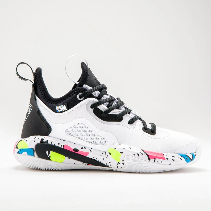 Chaussures De Basketball NBA Brooklyn Nets Enfant - SE900 MINI ME Blanc 3 Chaussures De Basketball NBA Brooklyn Nets Enfant - SE900 MINI ME Blanc