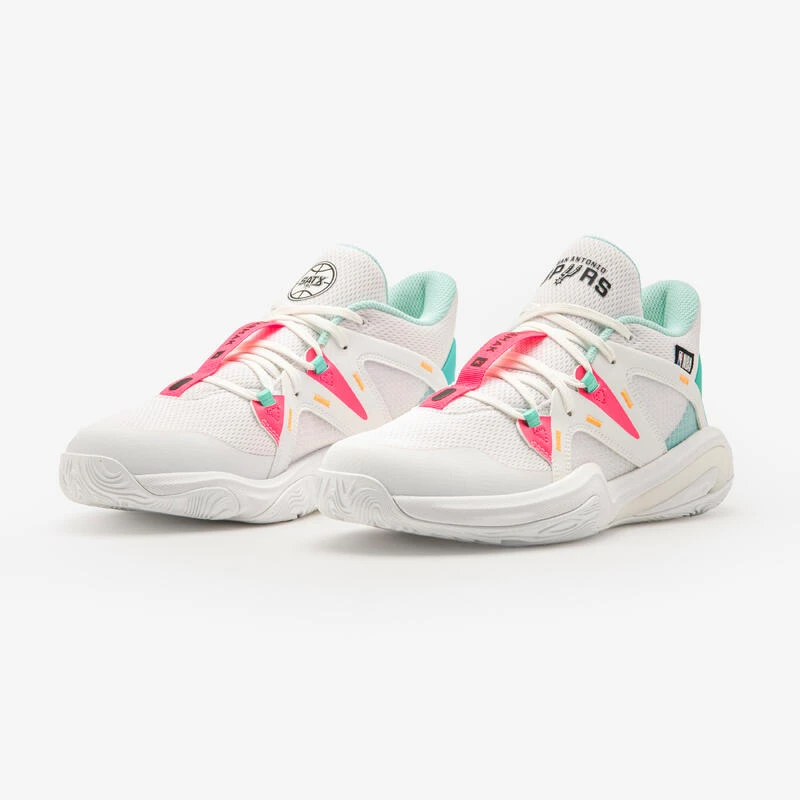 CHAUSSURES DE BASKETBALL SPURS ENFANT- 900 NBA MID-3 JR NOIR 10 CHAUSSURES DE BASKETBALL SPURS ENFANT- 900 NBA MID-3 JR NOIR – Image 8