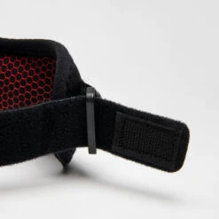 STRAP De Maintien Du Genou Gauche/droit Adulte - Strap Genou R500 Noir -Sports De Balle strap de maintien du genou gauchedroit adulte strap genou r500 noir 2